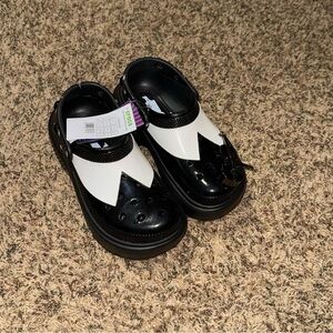 Crocs Womens Wednesday Addams Stomp Clog US 6 Black Platform Chunky New With Tag